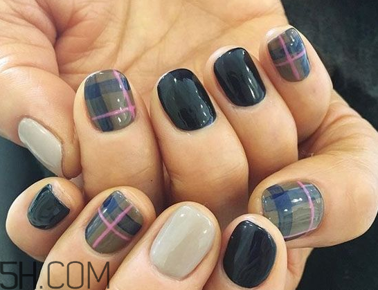 ���׸�����ô���̳�ͼ�� ���ְ׵�ָ������ɫ